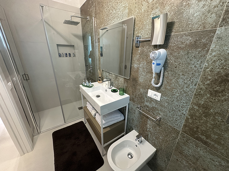bagno - suite - villa matteo vieste