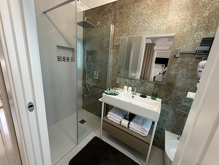 doccia bagno - suite - villa matteo vieste
